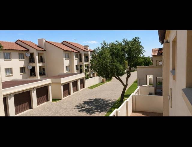 3 BEDROOM APARTMENT FOR SALE IN COUNTRY VIEW